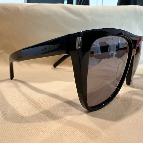 Black Sunglasses with Case - Picture 6 of 8